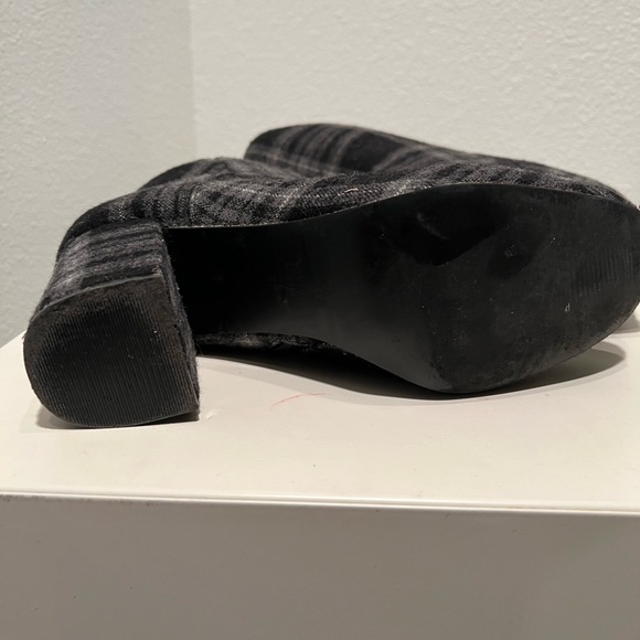 Diba Gray Black Plaid Chunky Heel 8.5 Flannel Boot - Picture 6 of 13